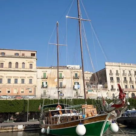 Goktuga Boat&breakfast Botel