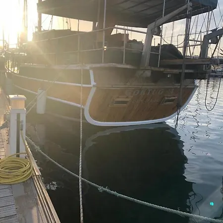 Botel Goktuga Boat&breakfast